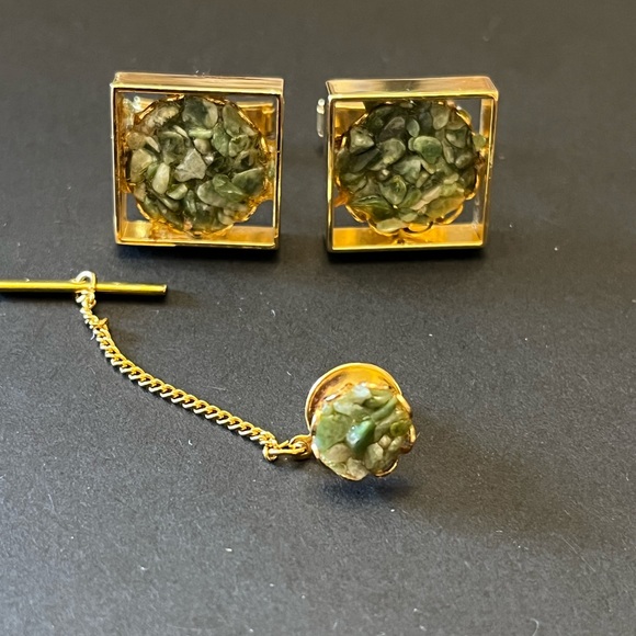 Vintage Jade Cufflinks and Tie Tack - Picture 3 of 7